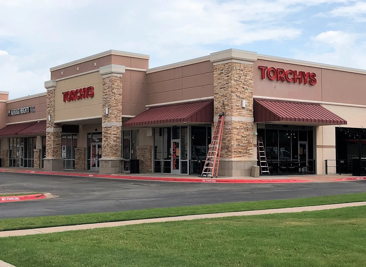 Woman sues Torchy’s Tacos after finding cow tooth in taco