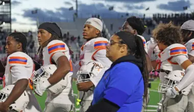 Deaf football player in Arlington ISD gets 10 scholarship offers – NBC 5 Dallas-Fort Worth
