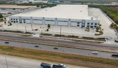 The Oakmont 410 industrial warehouse, located at 542 SE Loop 410 Access Road on San Antonio’s East Side, was purchased by ICE earlier this year.