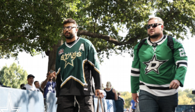 NFL Week 5 arrivals: Cowboys show Dallas Stars love ahead of TNF