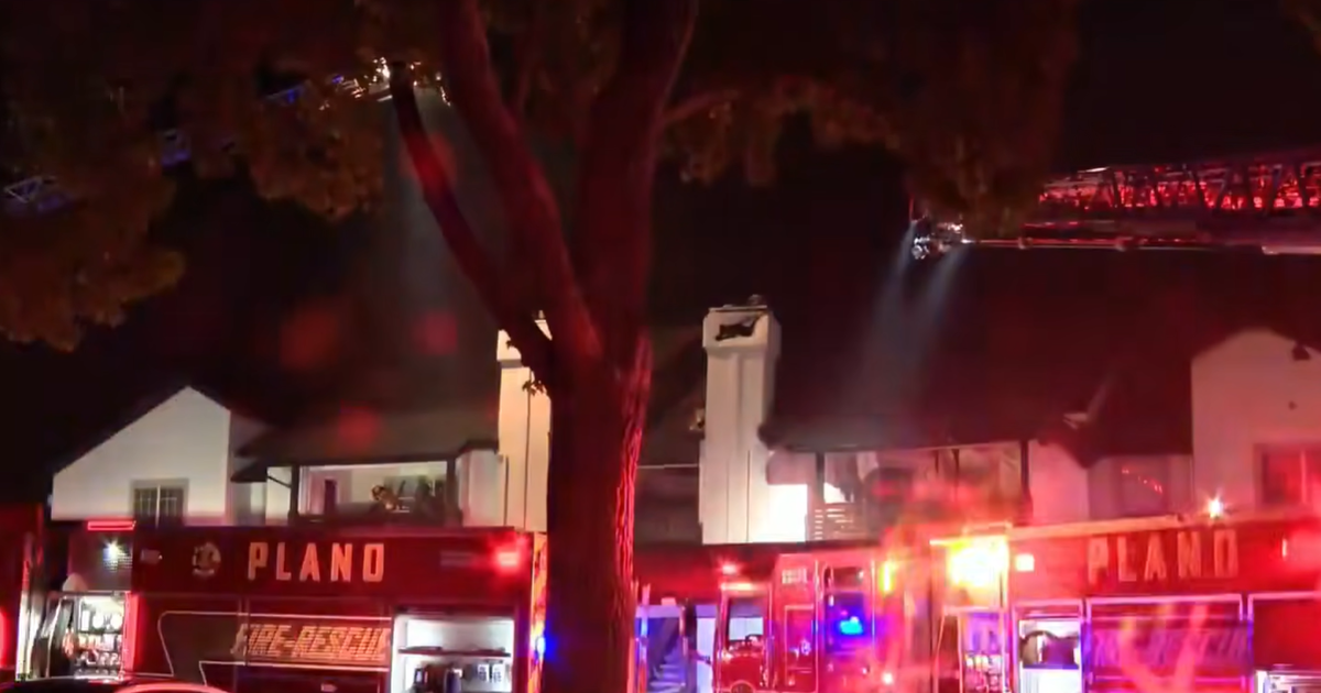 Arson suspect in custody after 1 rescued, 1 injured in large apartment fire in Plano, officials say