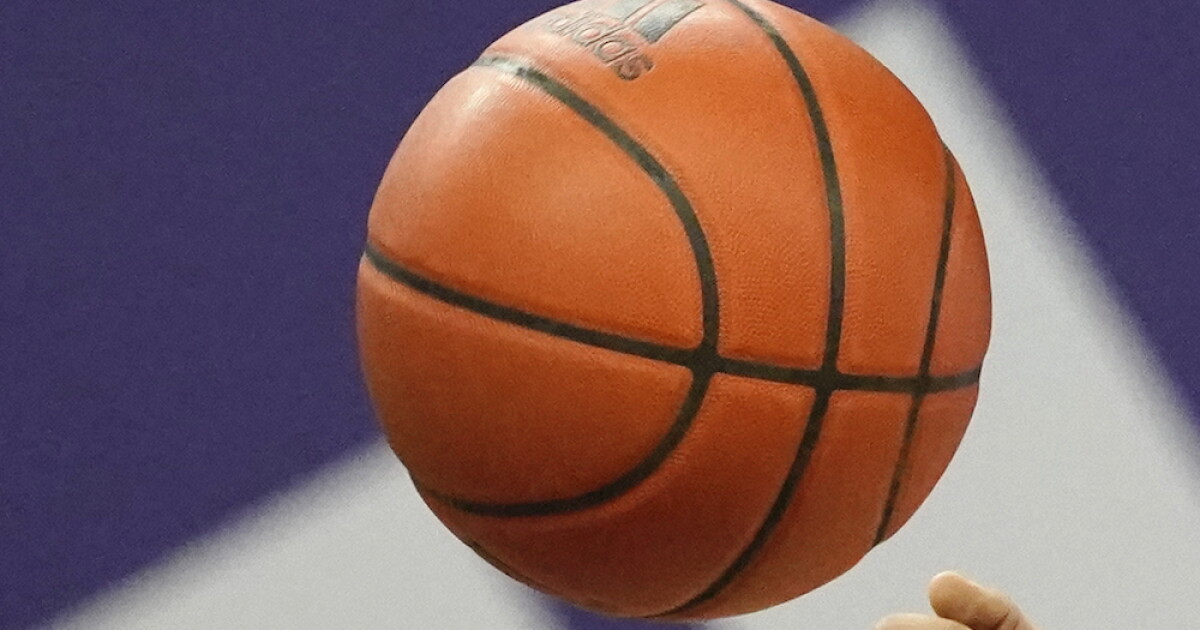 Islanders basketball teams to host free youth clinic Thursday