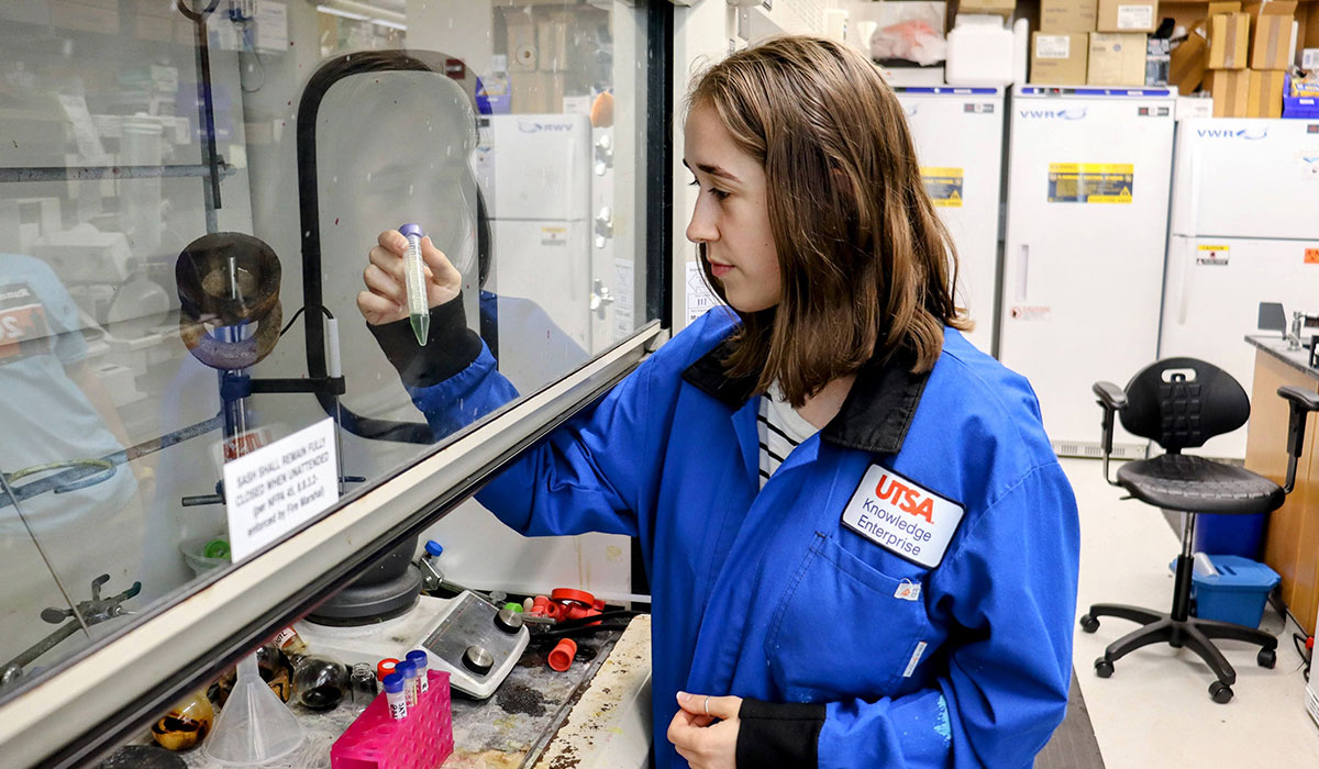 UT San Antonio chemist develops probe to illuminate breast cancer cells
