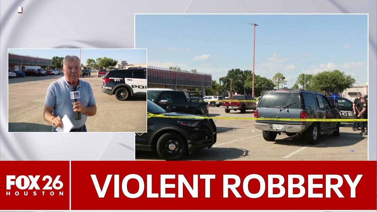 Houston robbery leaves man critically injured