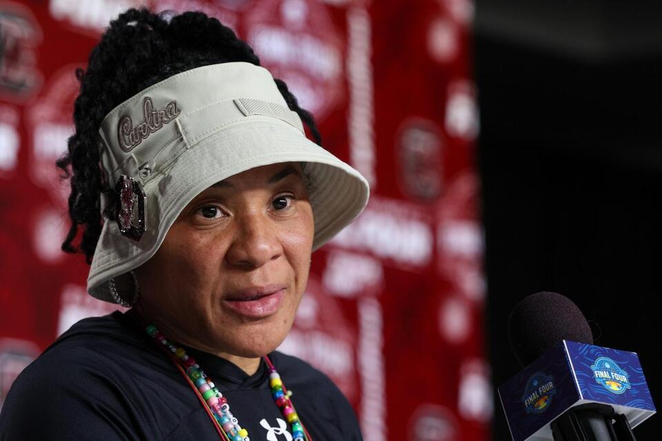 “Just Bad Behaviour”: When Dawn Staley Publicly Called Out ESPN for Ignoring No. 1 South Carolina Squad