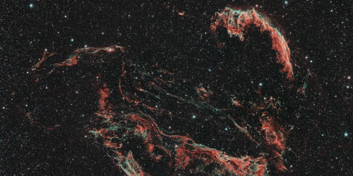 Mimicking a Cosmic Accelerator