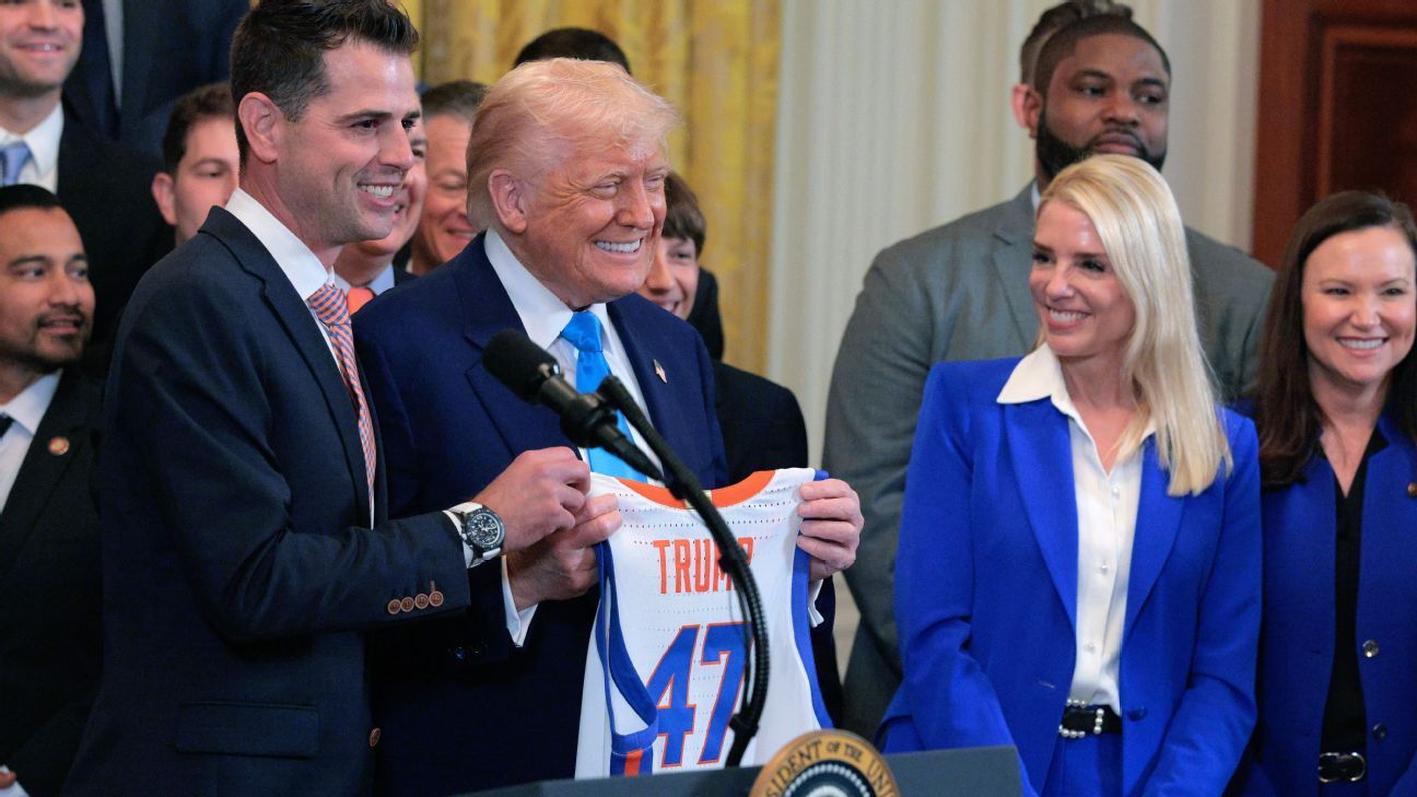 Donald Trump considers executive order on NCAA athletes' employment status