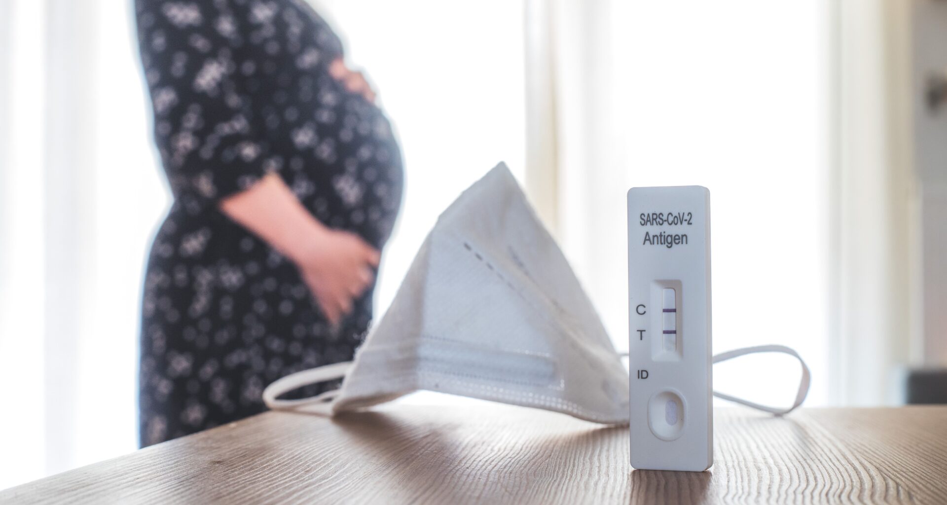 SARS-CoV-2 infection during pregnancy linked to gene expression changes and placental pathology