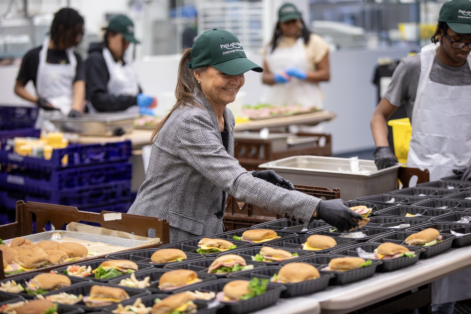 Shapiro Admin Tours Philadelphia Site of L&I’s Summer Employment Program | Department of Labor and Industry