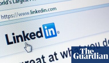 ‘I’ve £90k in student debt – for what?’ Graduates share their job-hunting woes amid the AI fallout | Graduate careers