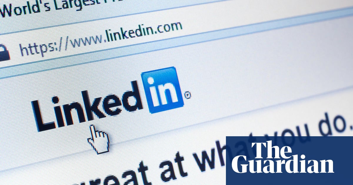 ‘I’ve £90k in student debt – for what?’ Graduates share their job-hunting woes amid the AI fallout | Graduate careers