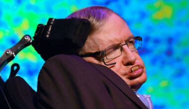 Thirty years ago, Stephen Hawking made predictions for 2025, and they are impressive!