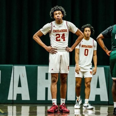 Class of 26 forward Julius Avent sets officials