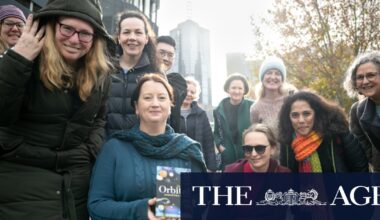 Bookworms brave the ‘brrr’ factor to walk and talk about novels in Melbourne