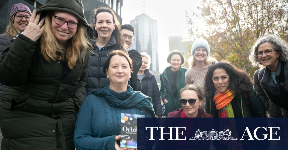 Bookworms brave the ‘brrr’ factor to walk and talk about novels in Melbourne