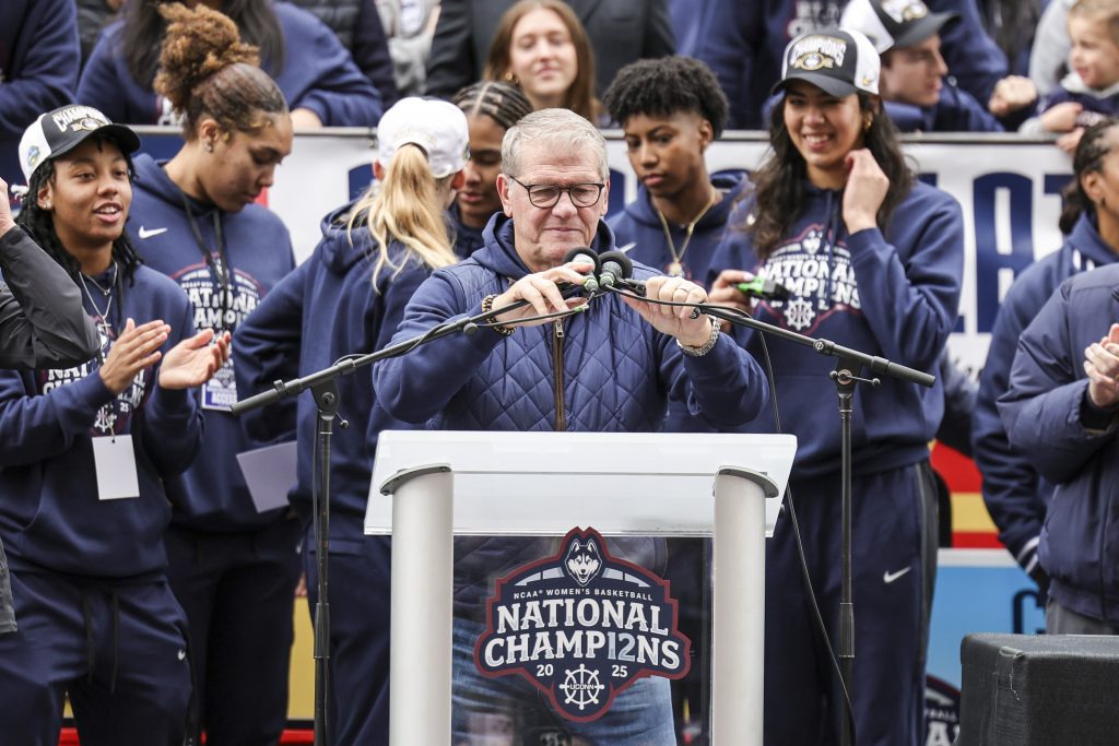 When Geno Auriemma Explained Unrelenting Pressure to Win At UConn With Ode To $8.2B Worth MLB Franchise
