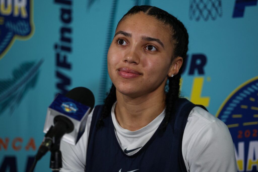 Azzi Fudd Channels Her Inner Steph Curry With Consecutive Three-Pointers in Pre-Camp UConn Practice