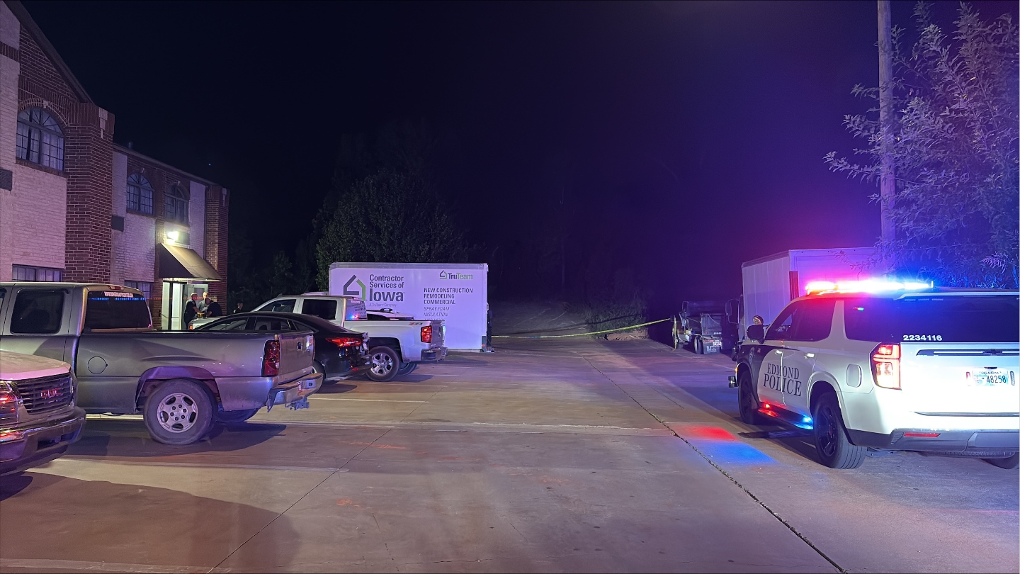Edmond stabbing leaves 1 hospitalized; no suspects in custody