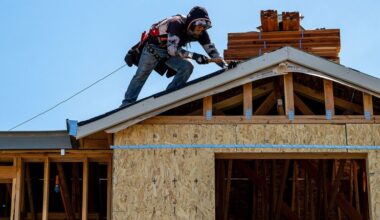 US private sector lost 33,000 jobs in June, missing expectations for an increase of 115,000