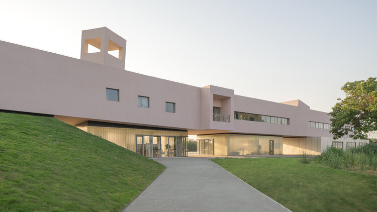 The Xue Village Community and Tourist Service Center / Studio 10 - Image 7 of 38
