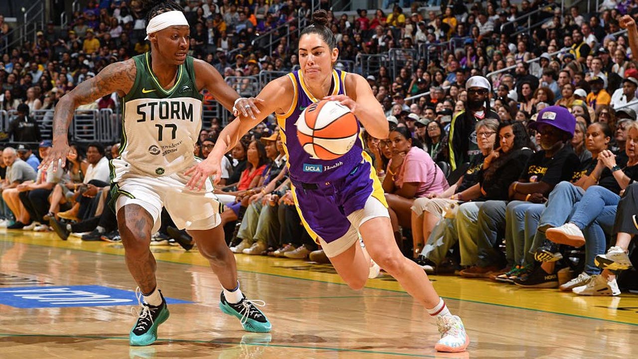 Storm lose fifth straight game, 94-91, to Sparks