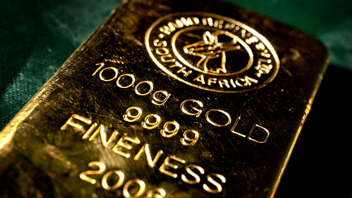 White House moves to calm bullion markets after tariff threat