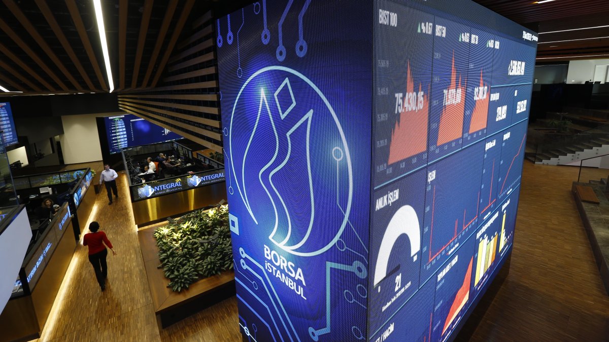 Türkiye's stocks hit new all-time high as risk appetite keeps rising