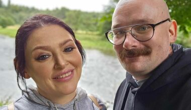 Hope Lancaster Colquhoun (pictured with her husband Dean Colquhoun) had two rows of broken teeth after losing nine stone from taking a weight loss jab