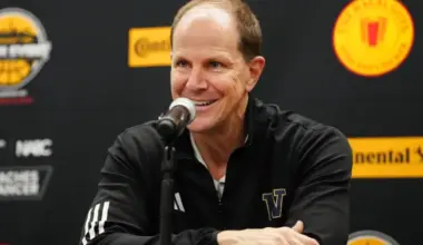 Syracuse basketball's former heir Mike Hopkins takes a new job in the NBA image