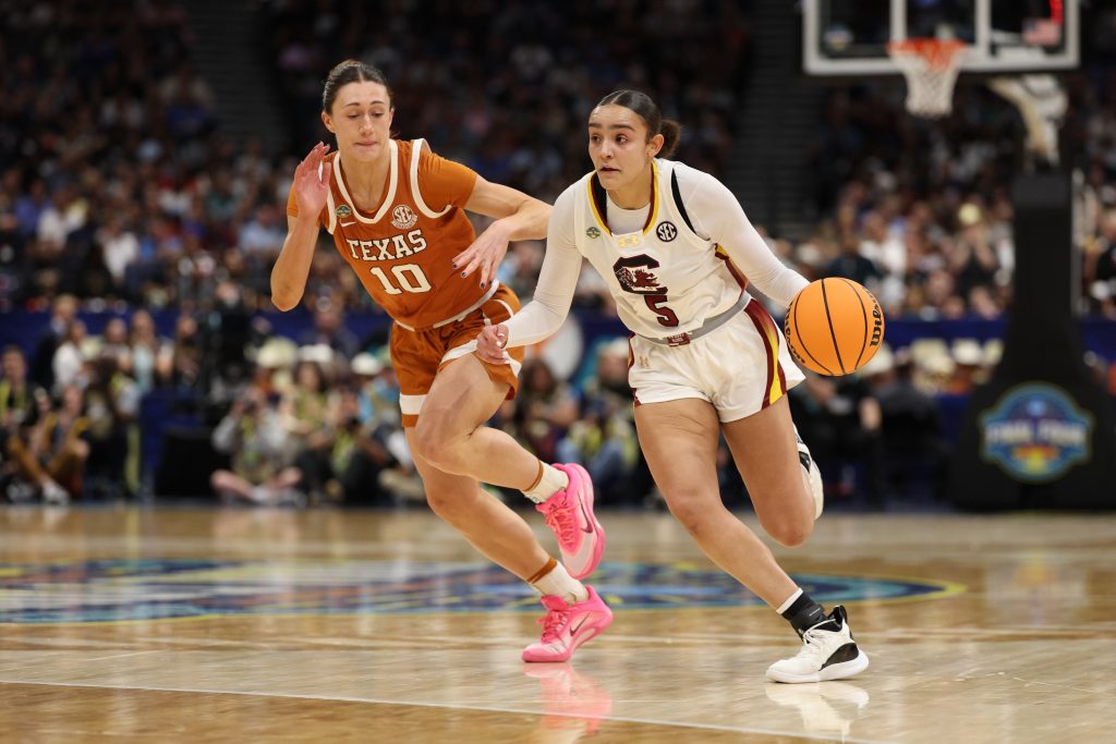 Chloe Kitts, Raven Johnson, Bree Hall and More Gush As Tessa Johnson Shows Off Fit Bod in Black Crop Top Look