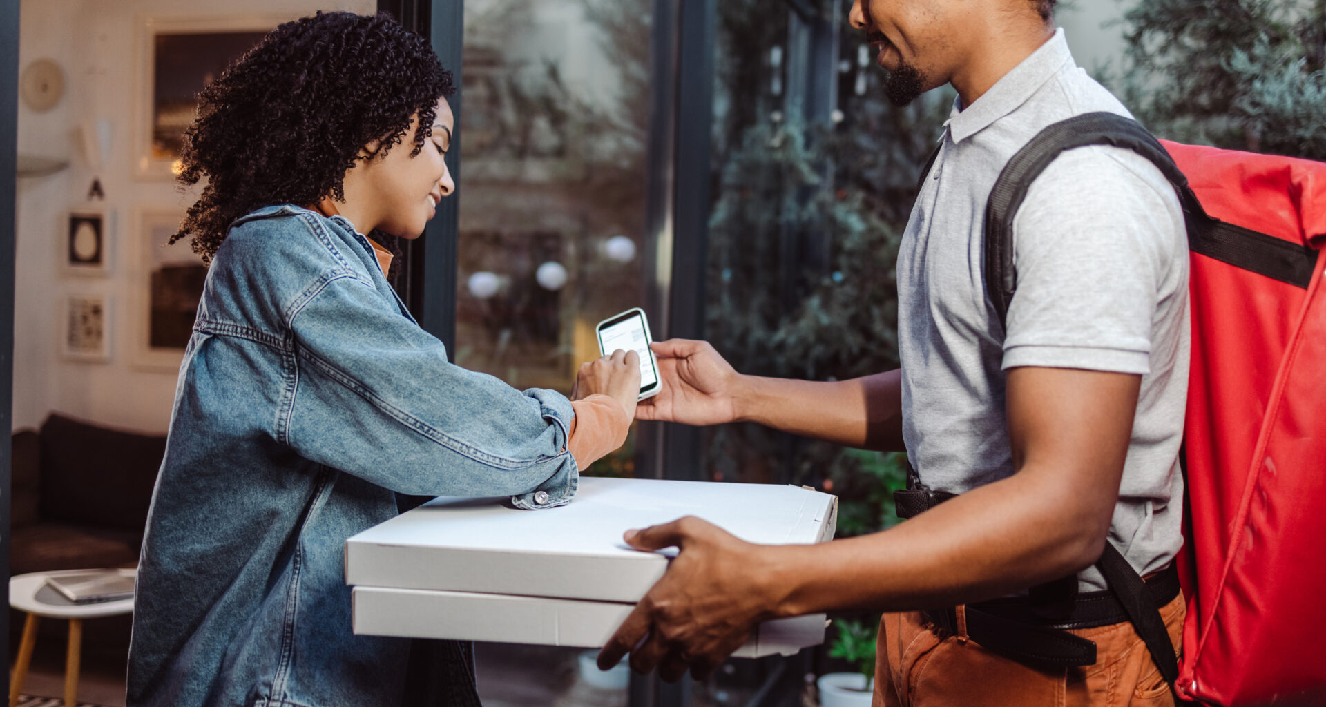 This Surprising Pizza Stock Is Beating the Market in 2025. Time to Buy?