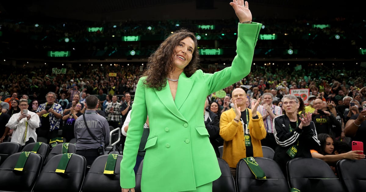 Basketball great Sue Bird to be honored – KIRO 7 News Seattle