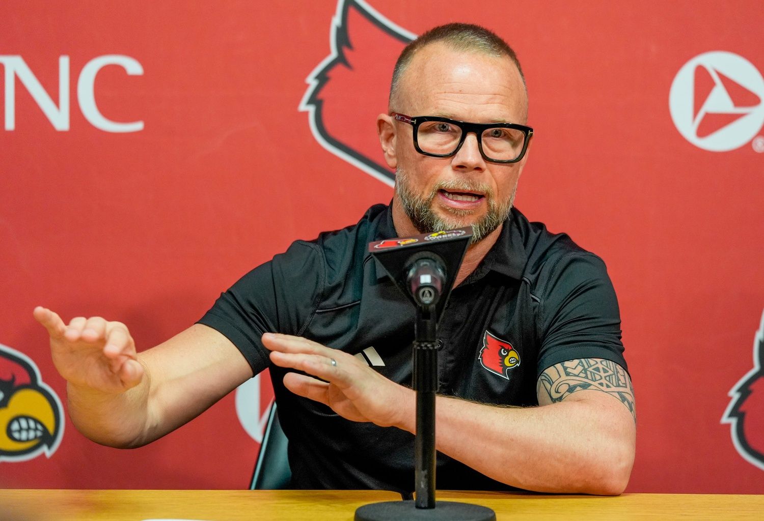 Pat Kelsey Makes Feelings Known About Rick Pitino's Return to Louisville After Big Scandal