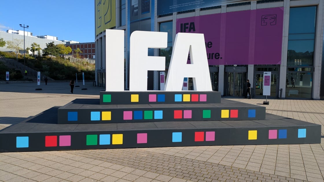 The Best Smart Home Tech of IFA 2025: AI-Powered Appliances, All-Purpose Holiday Lights, and Stair-Climbing Vacs