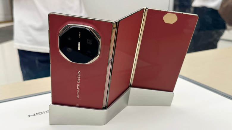 Huawei tri-fold smartphone Mate XT Ultimate