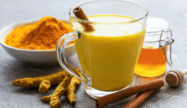 ​7 reasons to have a glass of turmeric milk before bed (and the right way to make it)​