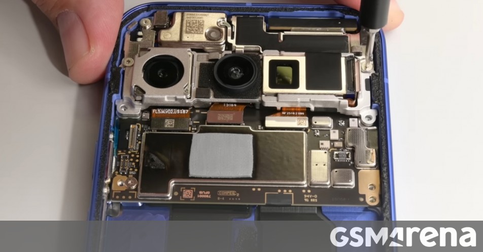 Google Pixel 10 teardown results in average repairability score