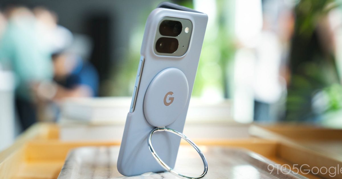 Pixelsnap Ring Stand might need tightening to fix loose screws