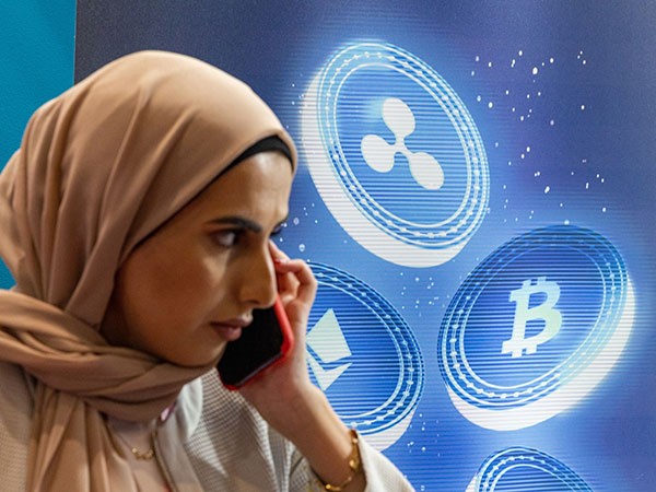 Solana trades at 8-month highs as institutional inflows and Fed policy drive momentum