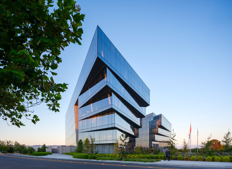 Healthpeak Properties Vantage Campus / Flad Architects - Exterior Photography