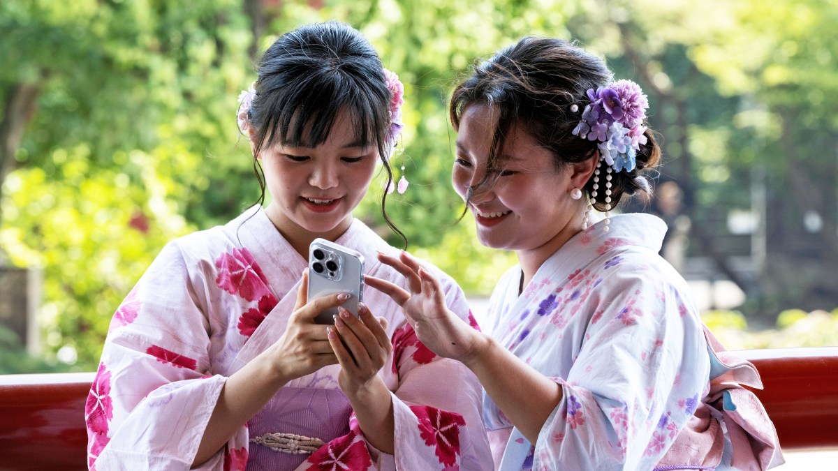 The town that tried to switch off the smartphone… and what happened next