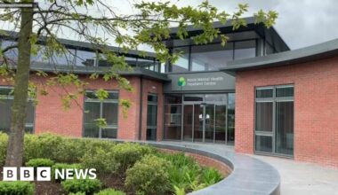 Belfast mental health unit: Patients sleeping on sofas