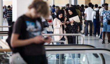 Why can't Canadian youth find a job? New report sheds light on employment barriers - Inside Halton