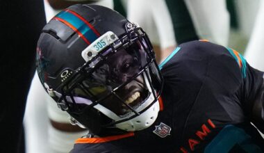 Tyreek Hill carted off with knee injury in Miami Dolphins vs. New York Jets game - USA Today