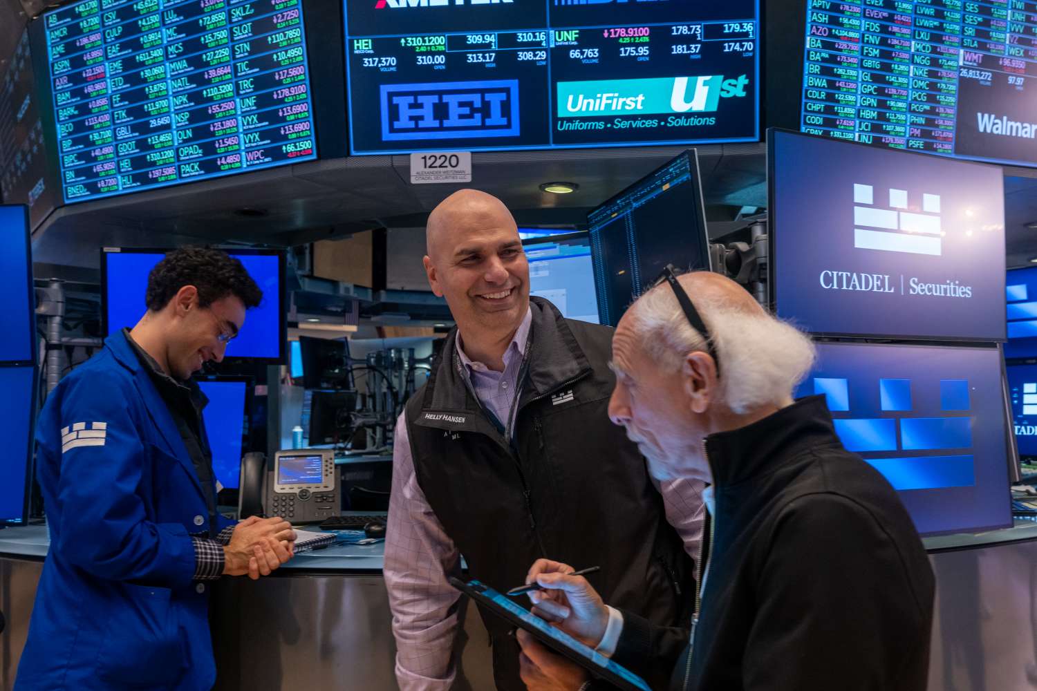 Stocks Close Higher to Snap 3-Day Losing Streak; Major Indexes Post Losses for the Week