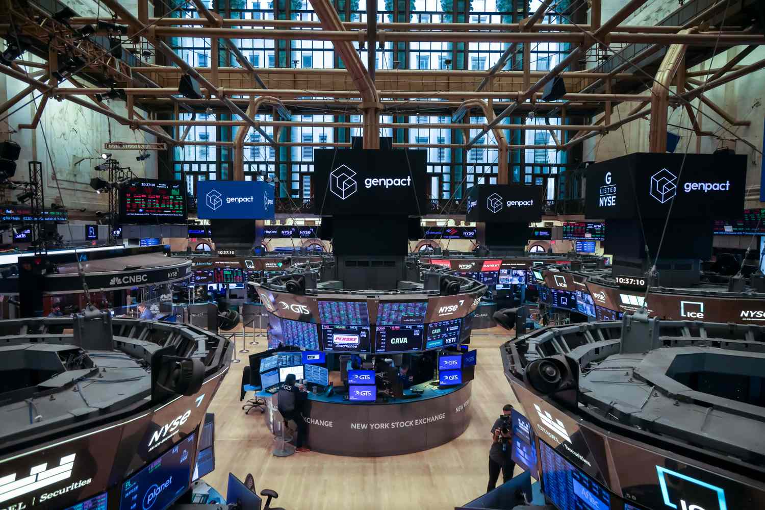 S&P 500, Nasdaq Hit All-Time Highs; PPI Surprisingly Ticks Lower; Oracle Stock Soars on Booming AI Demand