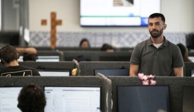 AI shakes up the call center industry, but some tasks are still better left to the humans