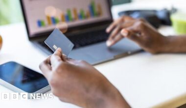 Online shopping at work not a sackable offence, UK judge rules