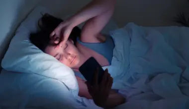 Experts warn: Smartphones before 13 could harm mental health for life