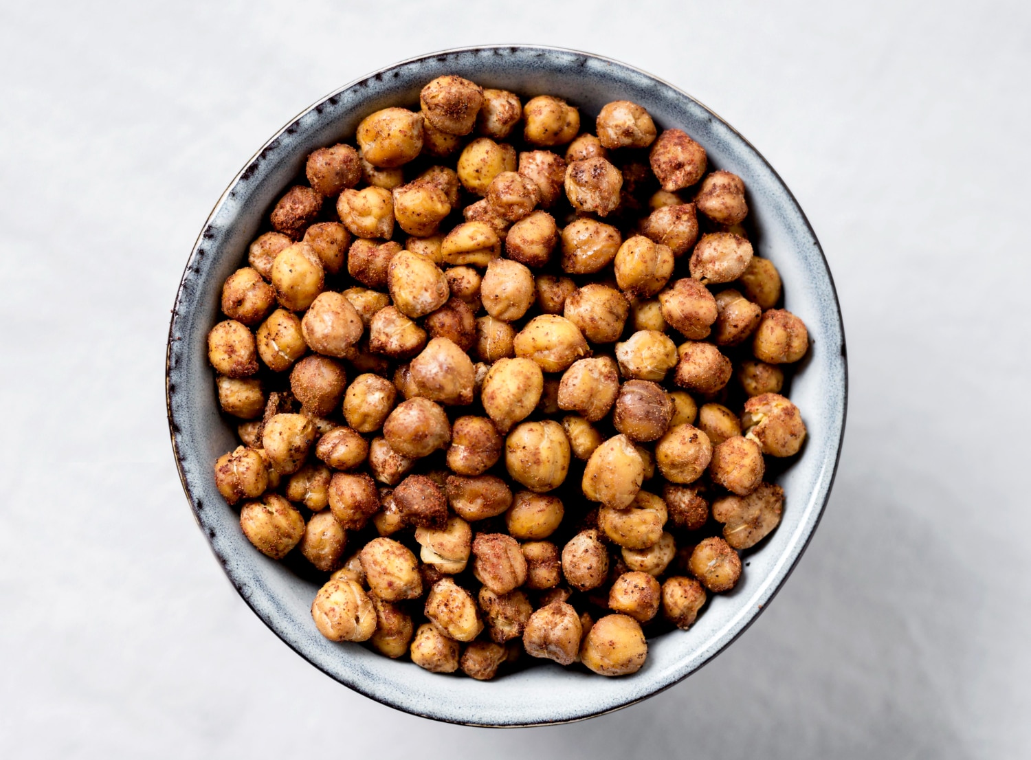 Roasted chana contains fibre, which keeps you satiated for long periods. (PC: Freepik)